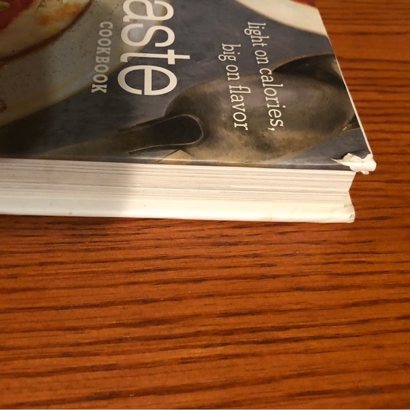 The Skinnytaste Cookbook: Light on Calories, Big on Flavour by Gina Homolka - Picture 3 of 9